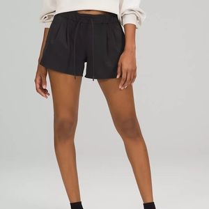 Lululemon Stroll at Sundown Short, size 8